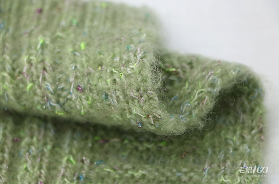 Smooth Light Sequin Knitting Yarn , 1/3.2NM Moistureproof Red Sequin Yarn